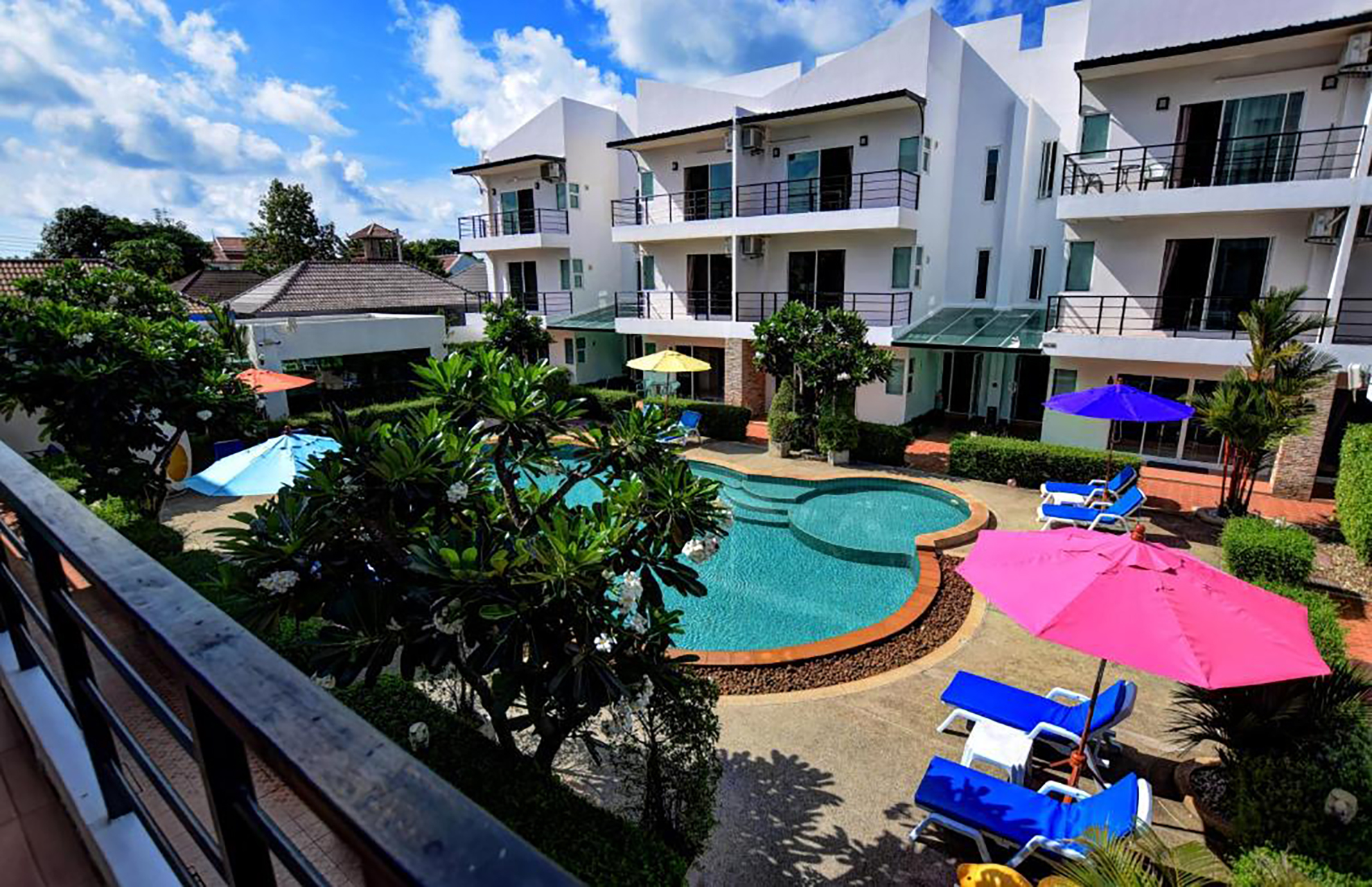 pool-access 89 -rawai-hote